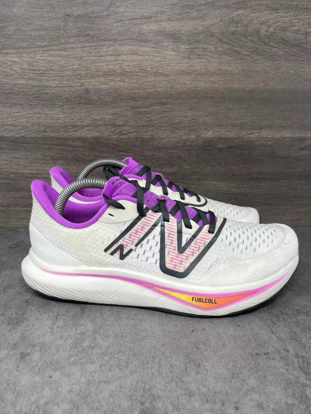 New Balance color no same